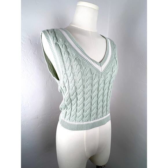 ABERCROMBIE & FITCH Muted Seafoam Green V-Neck Cable Sweater Vest (Woman: Small) - Picture 8 of 14